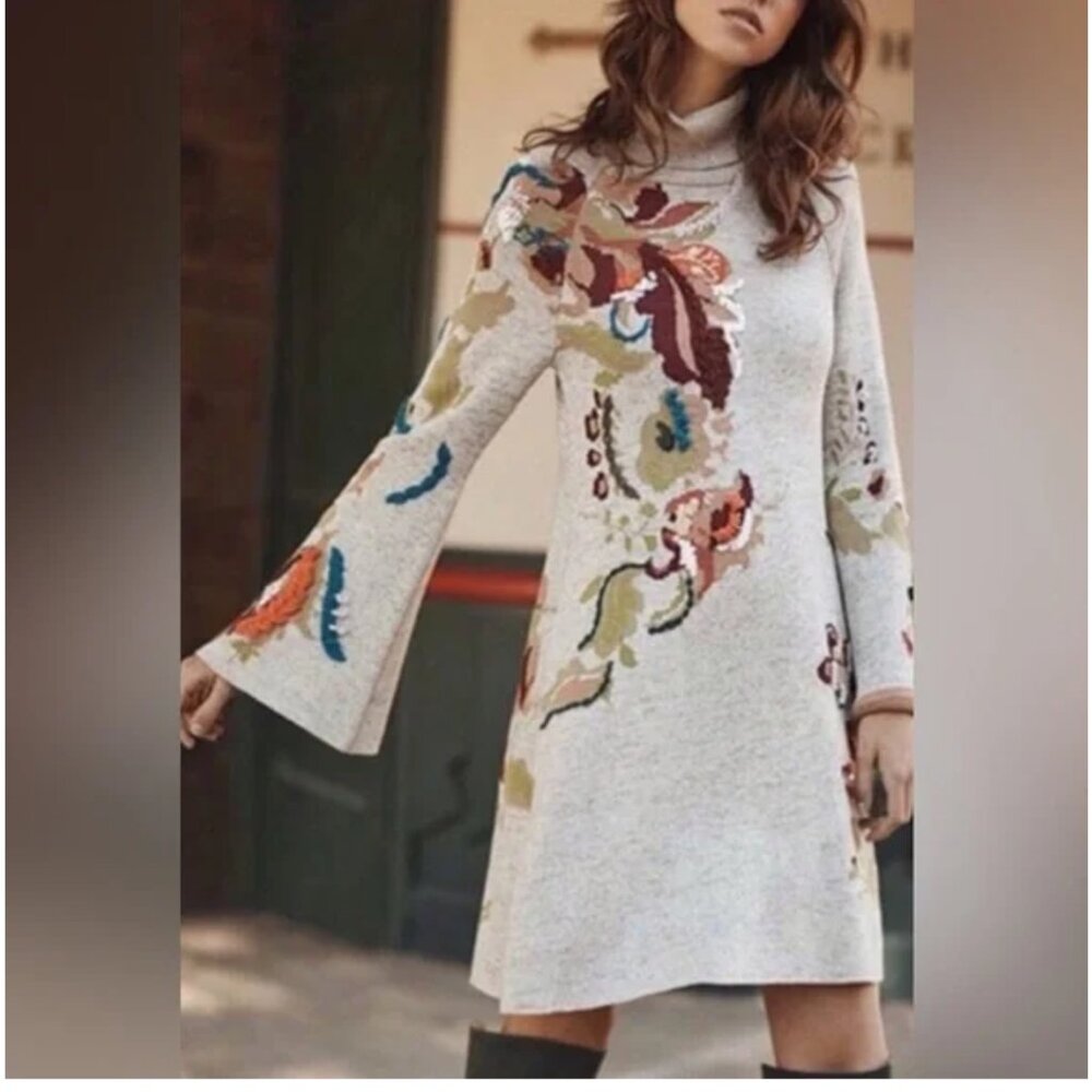 NWOT ANTHROPOLOGIE KNIT & KNOTTED EMBROIDERED PETALS SWING SWEATER DRESS SZ L